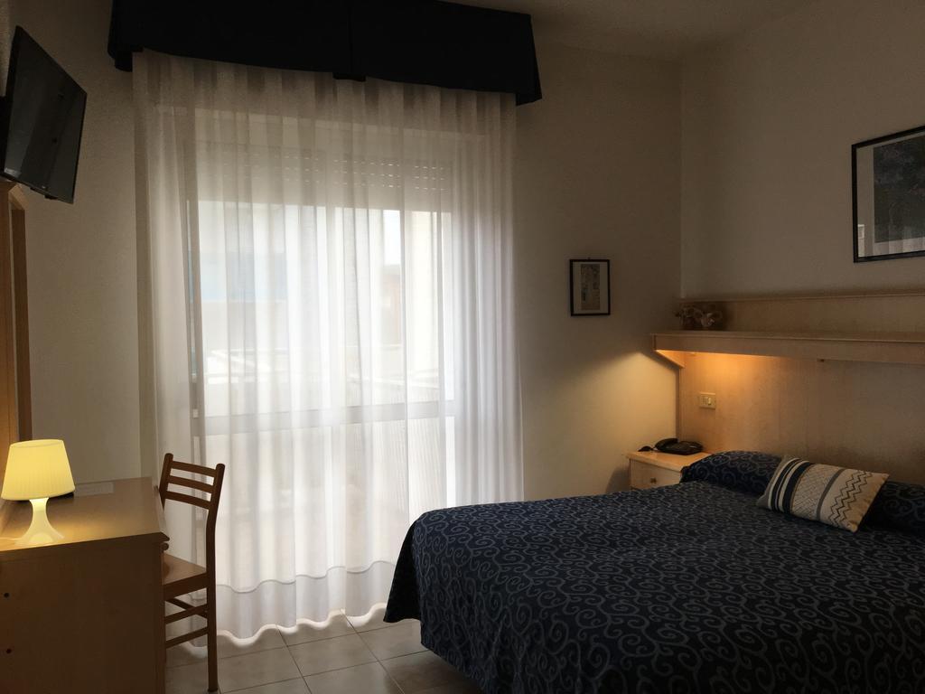 Hotel Zodiaco リド・ディ・イエゾロ エクステリア 写真